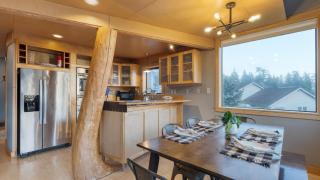 Deck Views Fire Pit Pool 3 Mins to Beach Madrona Tree Retreat by AvantStay - 5