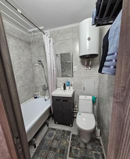 Двухкомнатная квартира в центре города - 8