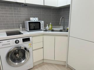 15 mins to Hongdae, Newly built two-room building - 4