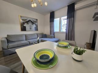 Enzo CozyApartments-Wilson Square - 9