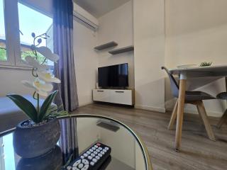 Enzo CozyApartments-Wilson Square - 5