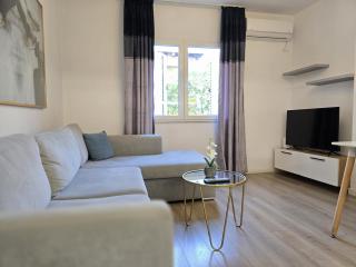 Enzo CozyApartments-Wilson Square - 3