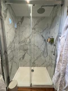 Fullabrook Farm Retreat, The Shepherdess Hut - 7