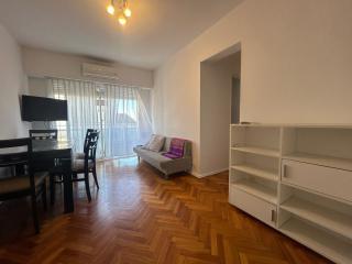 Cómodo y luminoso, 1 dormitorio, cocina, balcón - 0