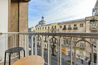 Ultracentral Apartment with Downtown View & Self Check-In - 5