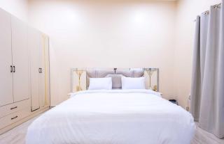 4BR Luxury villa with private pool and Majlis - 7