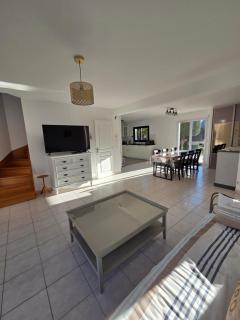 Maison Familiale avec Jardin Clos - 3