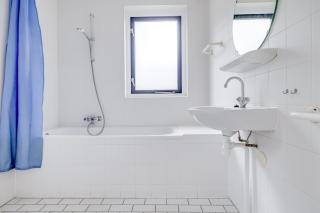 4 - Persoons Lakeside Bungalow - 0