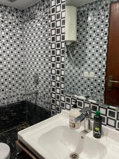 Beautiful 1BHK in Gulberg Heights Islamabad - 4