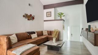 Stylish Retreat Shared Pool Yard Near Downtown Fairlawn Lane A by AvantStay - 3