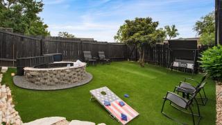 Austin Escape Prime Location Shared Yard Oasis Fairlawn Buyout by AvantStay - 8