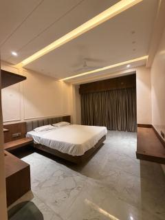 Hotel Suprabha Lodge - 6