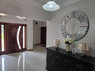 Ivory & Mane Estate - 8