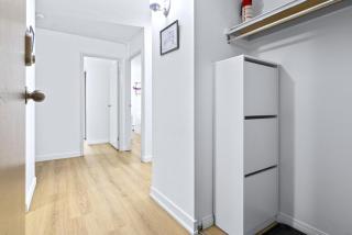 Bright 2 Bedroom Suite at Victoria & Stampede Park - 5