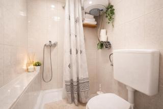 Apartments Kosta-The Lake Walk Central Apartment-free parking 1 - 2