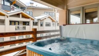 7 Condos Ski-inSki-Out Hot Tubs Sleeps 30 Mont Cervin by AvantStay - 9