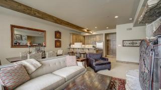 7 Condos Ski-inSki-Out Hot Tubs Sleeps 30 Mont Cervin by AvantStay - 2