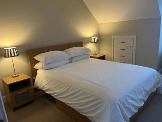 Ardmore Village Family Home - 4