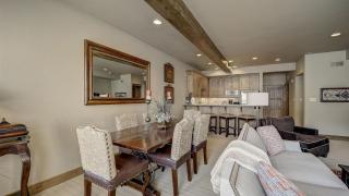 2 Ski-inSki-out Condos w Hot Tubs Deer Valley Mont Cervin by AvantStay - 7