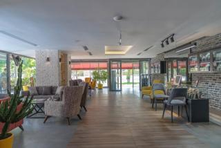 Laren Sea Side Hotel Spa - 2