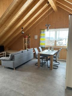 Holzliebe mit Donaublick - 0