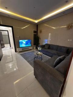 شقة كبيرة 3 غرف نوم وصالة ومطبخ - 5