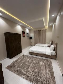 شقة كبيرة 3 غرف نوم وصالة ومطبخ - 4