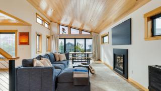 Steps from Manzanita Beach Ocean Views Bikes Firepit Vitamin Sea by AvantStay - 5