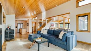 Steps from Manzanita Beach Ocean Views Bikes Firepit Vitamin Sea by AvantStay - 4