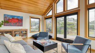 Steps from Manzanita Beach Ocean Views Bikes Firepit Vitamin Sea by AvantStay - 1