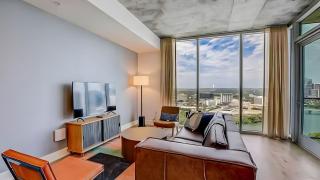 2 Luxury Condos 1 Block from Rainey St New High Rise w Rooftop Pool Gym - 4