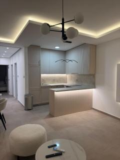 Yellow Diamond Center Free Parking - 4