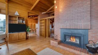 Oceanfront Home w Outdoor Dining 2 Firepits Steps to Beach Salish Sea Escape by AvantStay - 4