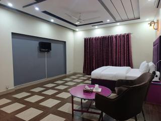 Emporia Hotel & Suites - 8