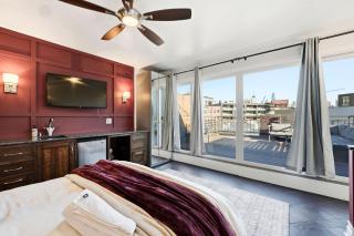 River West Modern 4-BD Home with Patio & Balcony - 9