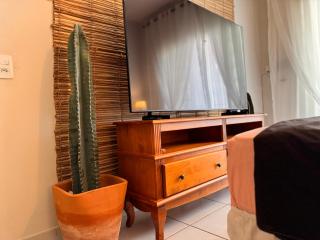 Apartamento gigante aconchegante para CARNAVAL com varanda para praia - localização imbatível 3 quartos - 6