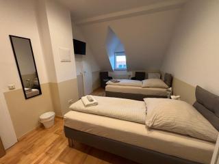 Doppelzimmer-Bad-Kühlschrank TV-18 - 9