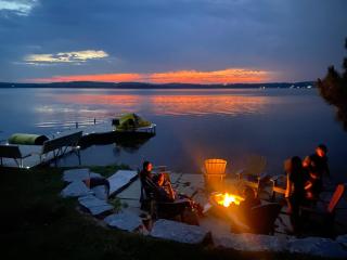 Luxurious Lakefront Cottage, Sleeps 12 - 1