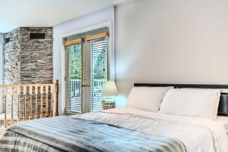 Muskoka 4-Bedroom Cottage - 3