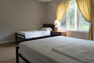 Muskoka 4-Bedroom Cottage - 5