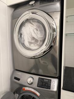 Luxurious Lakefront Cottage, Sleeps 12 - 8