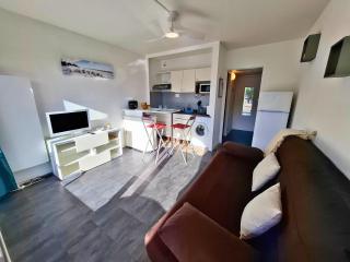 Studio Escale Plage à Port Camargue - Piscine - TV - 8