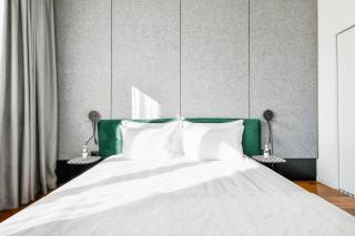 View, Location, High End Interior, Lift, AC - 8