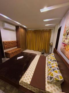 Modern & Cozy 2 BHK, Bahria Phase 7, Netflix - 8