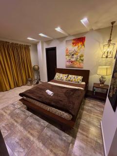 Modern & Cozy 2 BHK, Bahria Phase 7, Netflix - 9