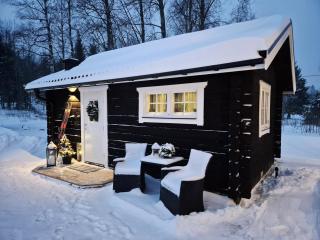 Mysig timmerstuga på dalagård - 2