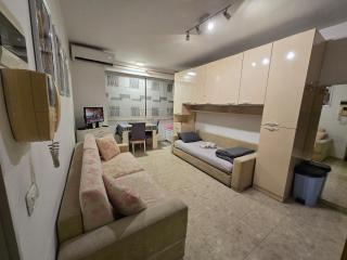 City Center Piazza Studio - 6