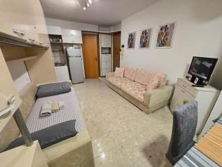 City Center Piazza Studio - 3