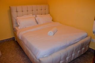 2 bed room ensuite makasembo - 5