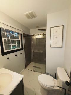 Family & Pet Friendly, fenced in yard with Pool!! - 2